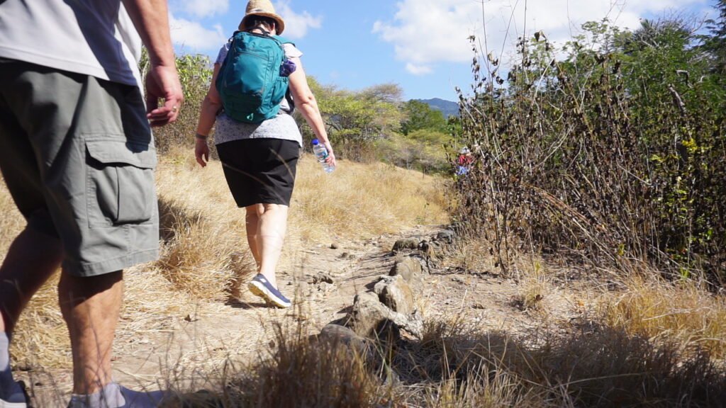hiking komodo