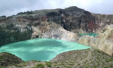 kelimutu lake tour